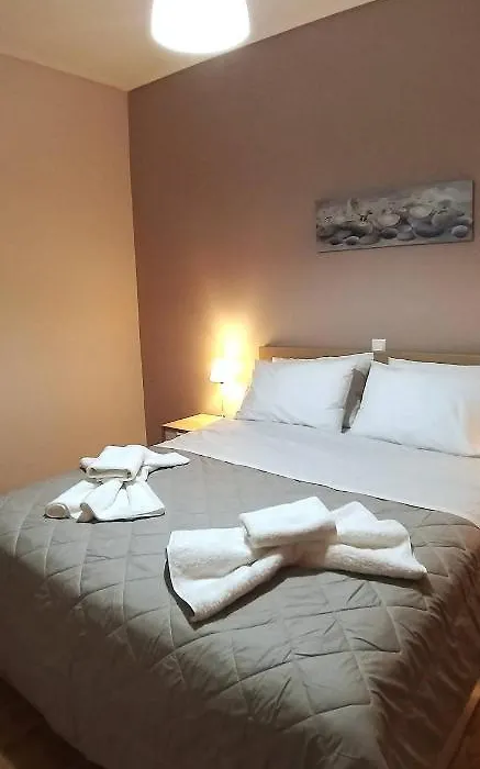 Modern Home, 6' From The Metro-1